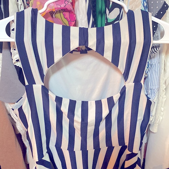 Susana Monaco Dress with keyhole back - Picture 4 of 4